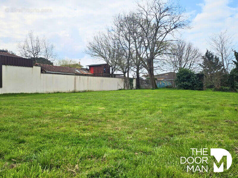 Terrain à GUJAN-MESTRAS