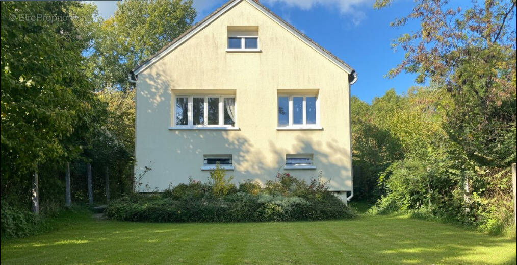 Maison à NANTEAU-SUR-ESSONNE