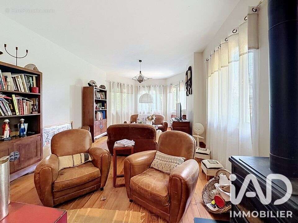Photo 3