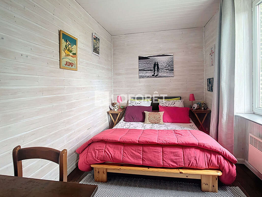 Maison à SAINT-DENIS-DES-MURS