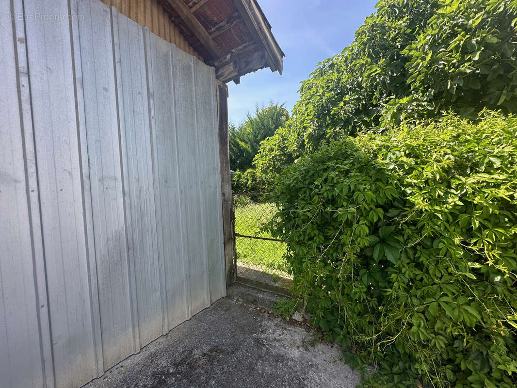 À vendre à la Sauvetat-sur-Lède garage dans le village avec petit terrain - photo 9