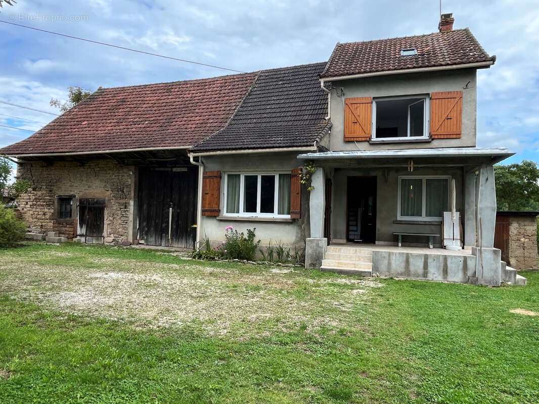 Maison à L'ABERGEMENT-DE-CUISERY