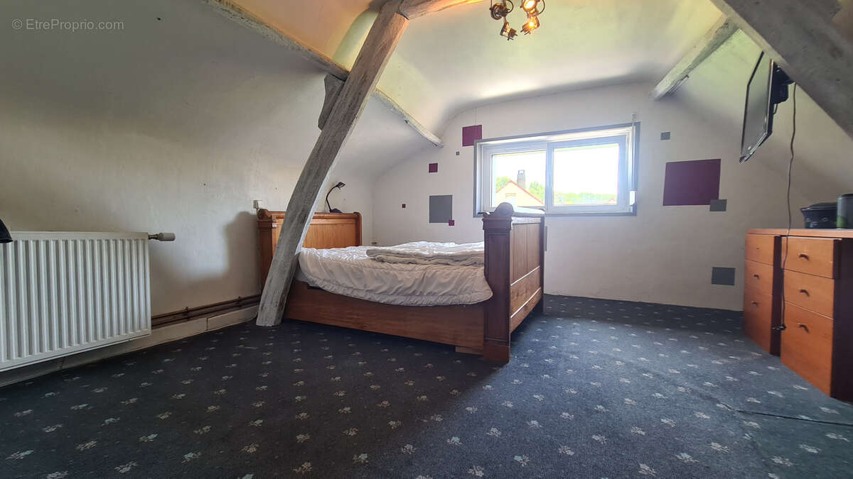 Maison à ESTREELLES