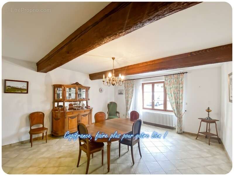 Ensemble immobilier comprenant  2 maisons de village sur terrain de 2285 m² - photo 7