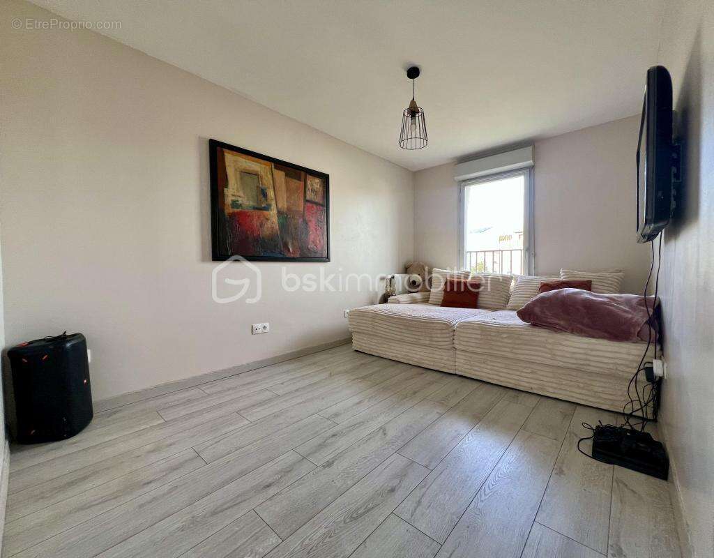 Appartement à VERT-SAINT-DENIS