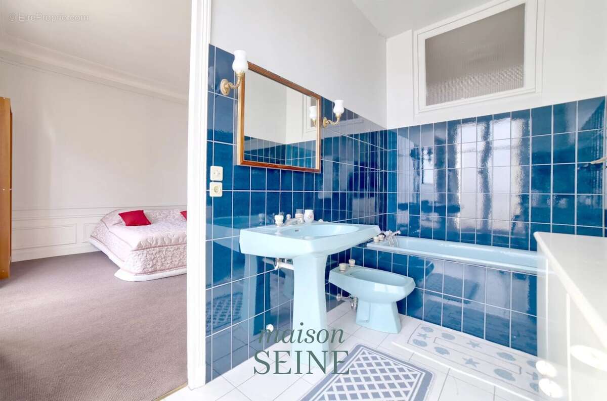 Appartement à NEUILLY-SUR-SEINE