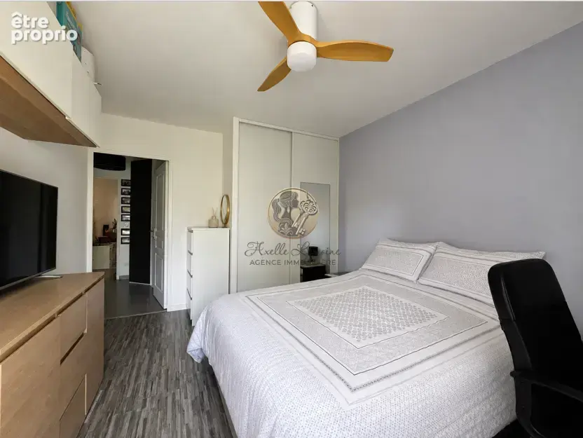 Produit rare à Marcy-l’Étoile   T3 traversant avec deux jardins Privatifs, piscine et double garage - photo 12