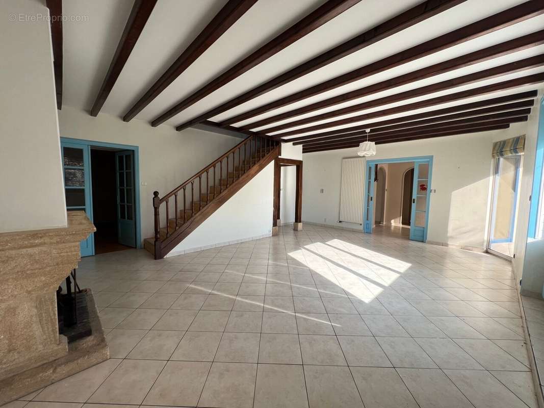 Maison à GROSBREUIL