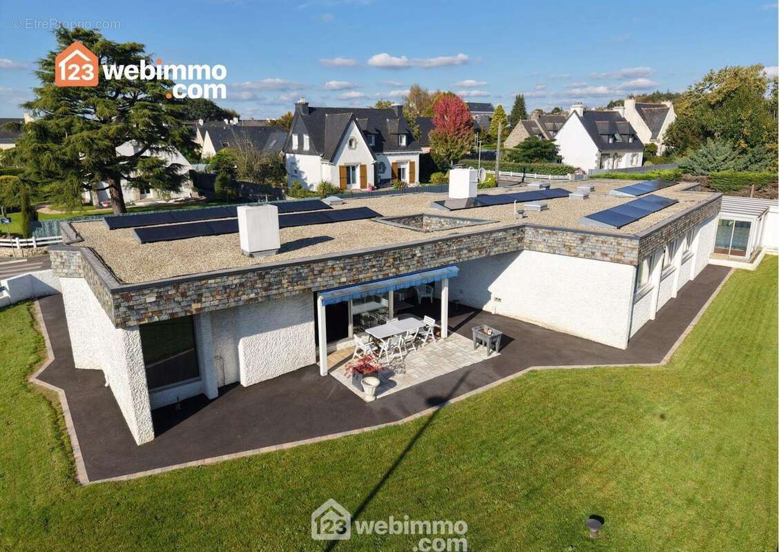 Maison à CARHAIX-PLOUGUER