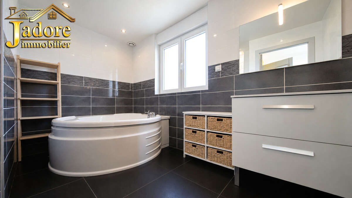Superbe maison renovee type plain pied - photo 19