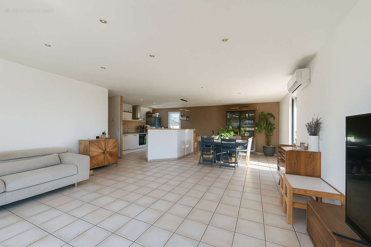 Maison à SAINT-MARTIN-LA-PLAINE