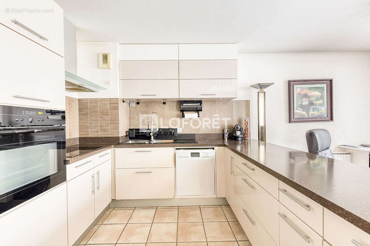 Appartement à EMERAINVILLE