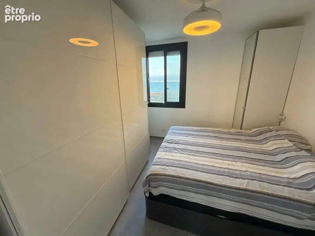 Exclusivité — Superbe T2 entièrement rénové avec goût, grande terrasse et vue Port & Étang - photo 5