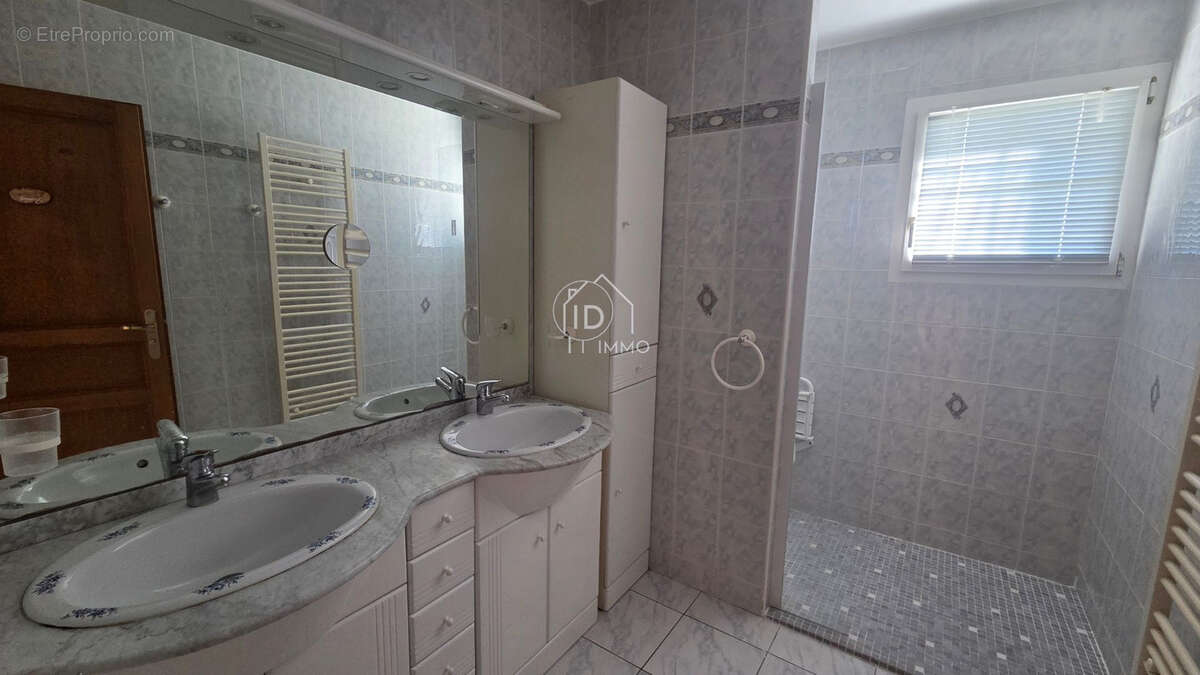 Maison à MONTPON-MENESTEROL