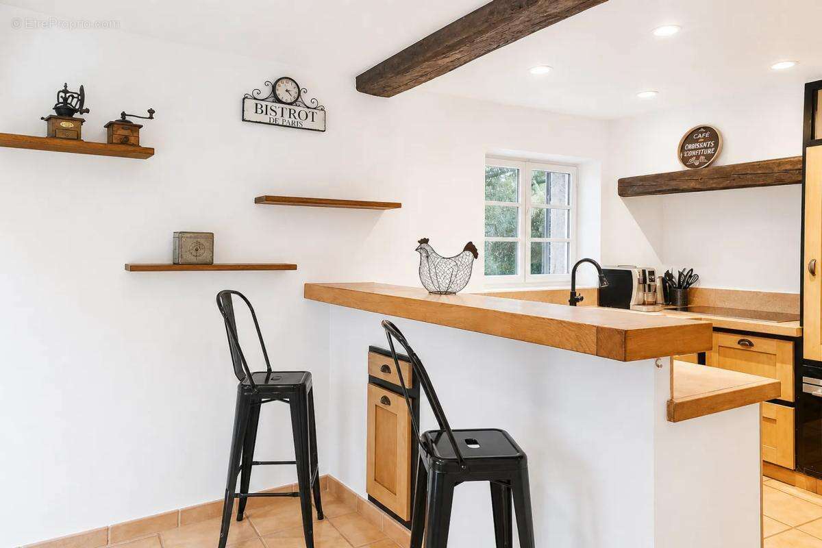 Propriété familiale avec espace bien-être et 8 600 m² de nature - photo 7