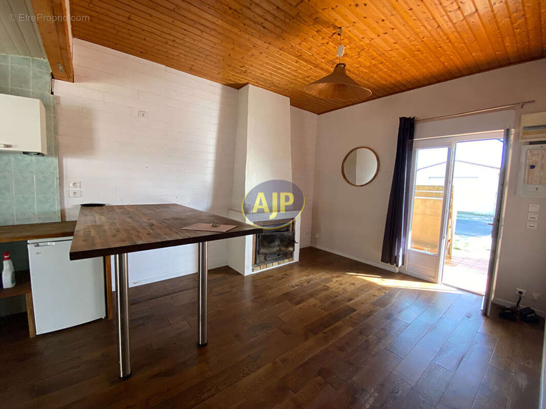 Maison à VENDAYS-MONTALIVET