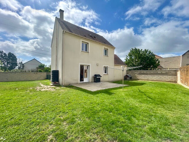 Maison à OLLAINVILLE