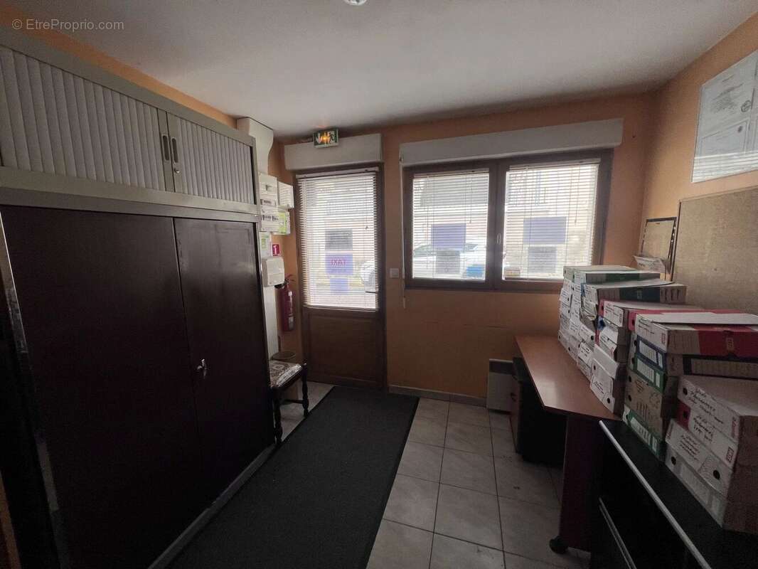 Commerce à POUILLY-SUR-LOIRE