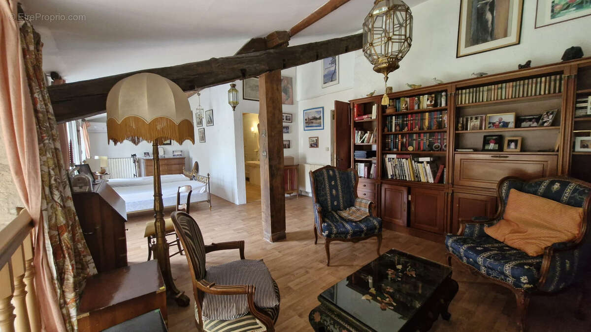 Maison à MORTAGNE-SUR-GIRONDE