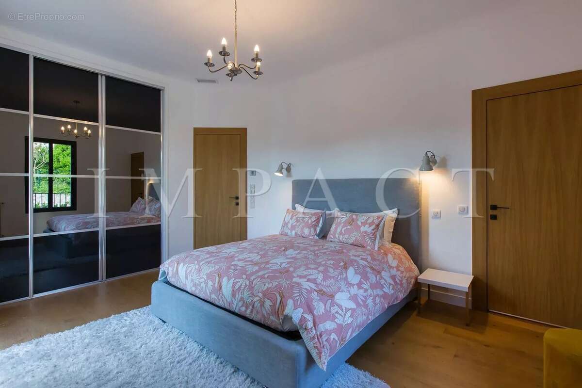 Cannes  villa renovee basse californie a vendre - photo 7