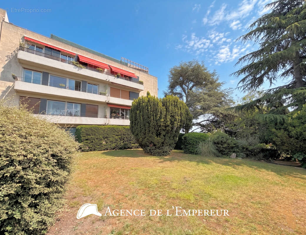 Appartement à SURESNES