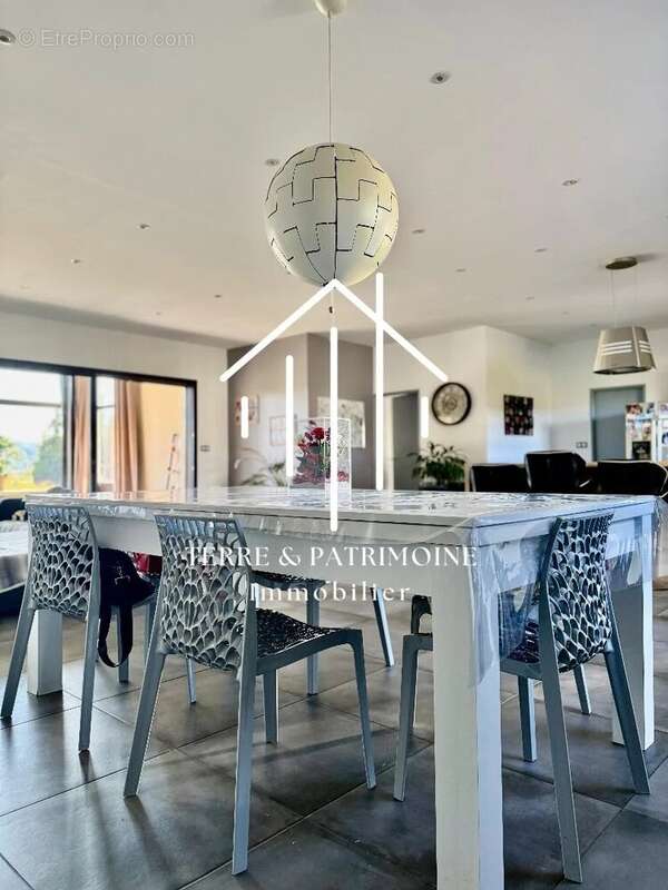 Maison à VALLON-PONT-D'ARC