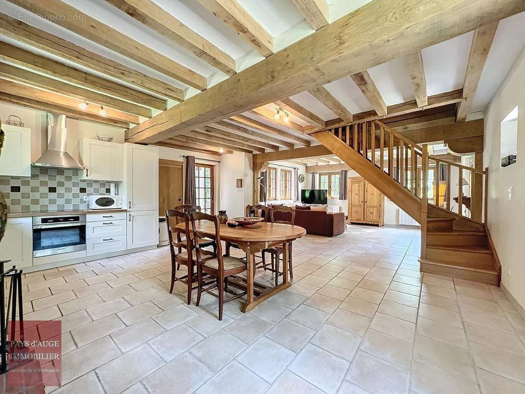 Maison à AVERNES-SAINT-GOURGON