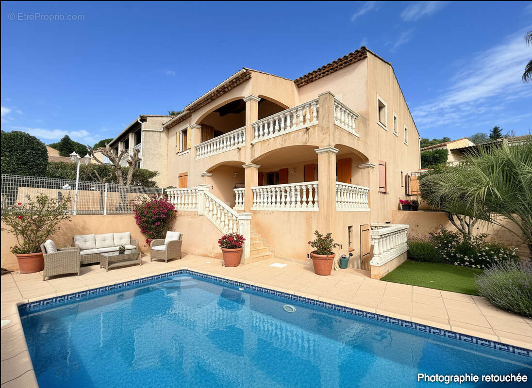 Maison à LES ISSAMBRES