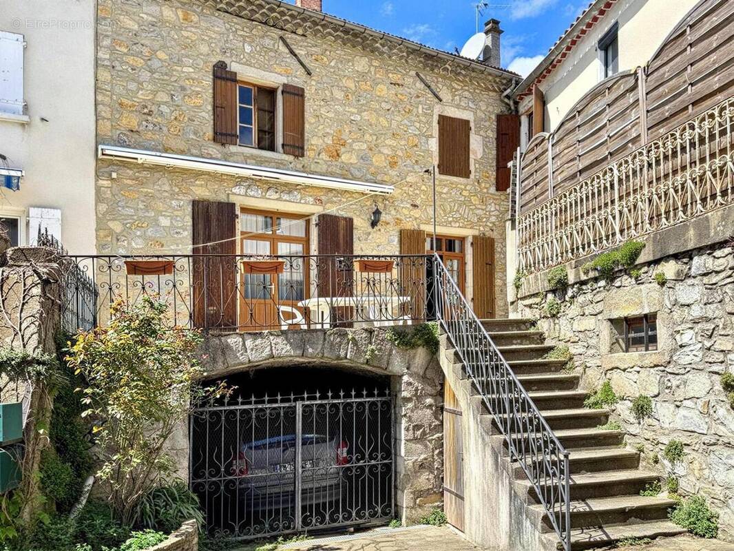   - Maison à VESSEAUX