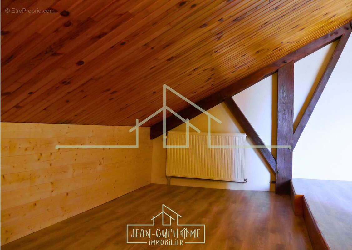 Appartement à JARMENIL
