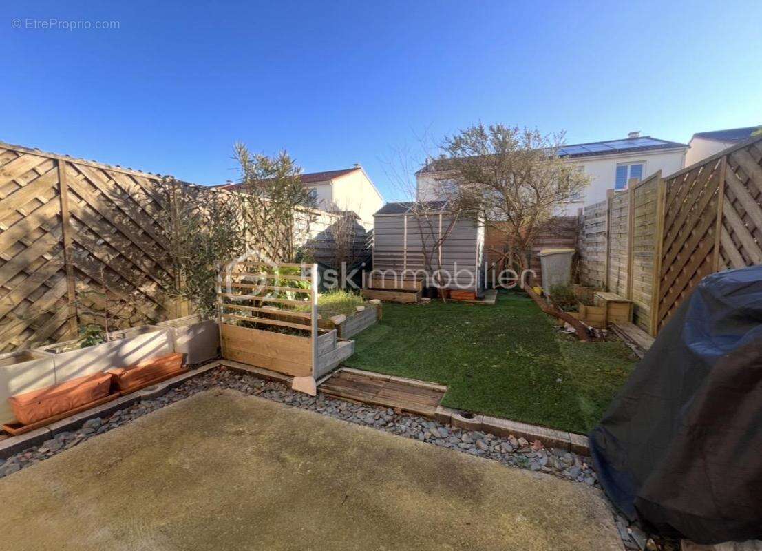 Le compromis idéal entre appartement et maison : jardin, balcons et stationnements ! - photo 2