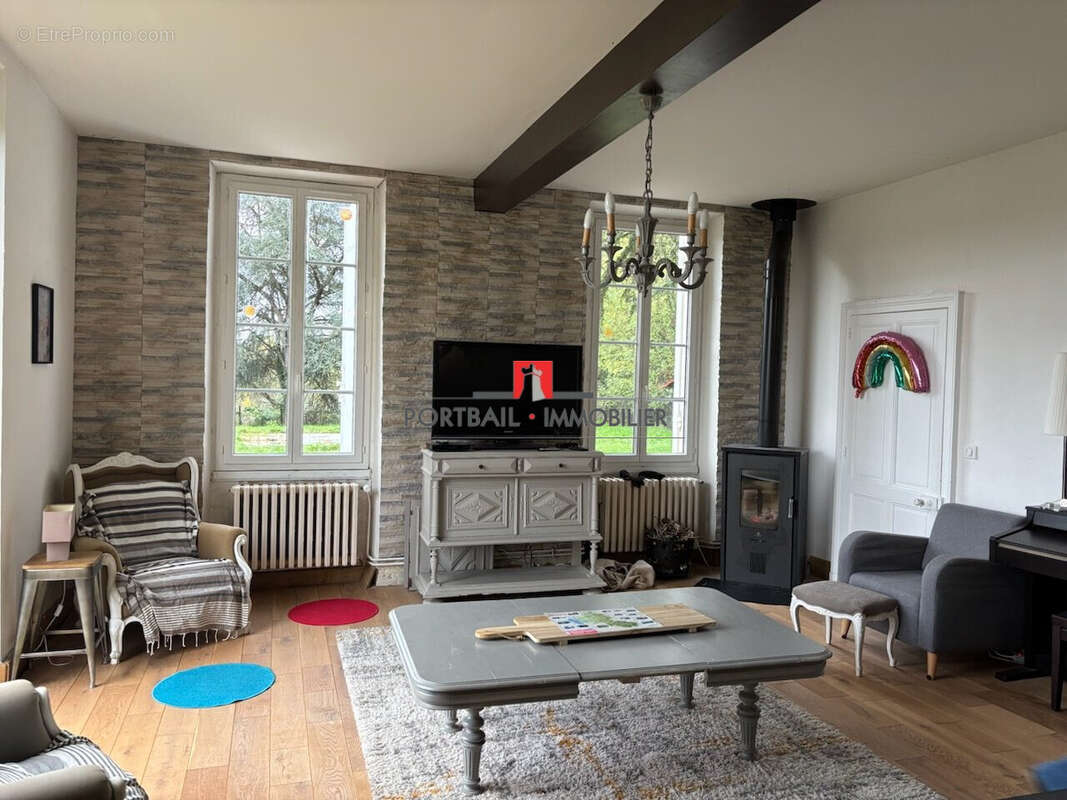 Maison 243 m² à Saint-Andre-De-Cubzac  - photo 9
