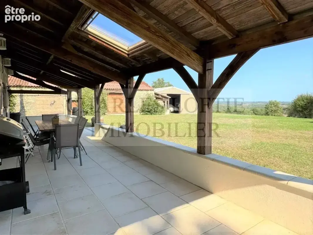 Superbes vues et joli emplacement pour cette maison en pierre, rénovée - photo 34