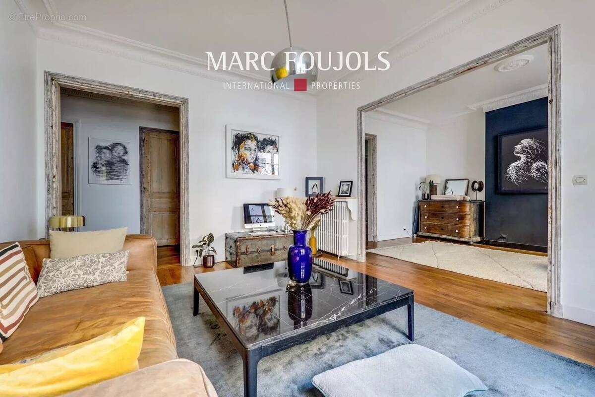 Appartement à PARIS-7E