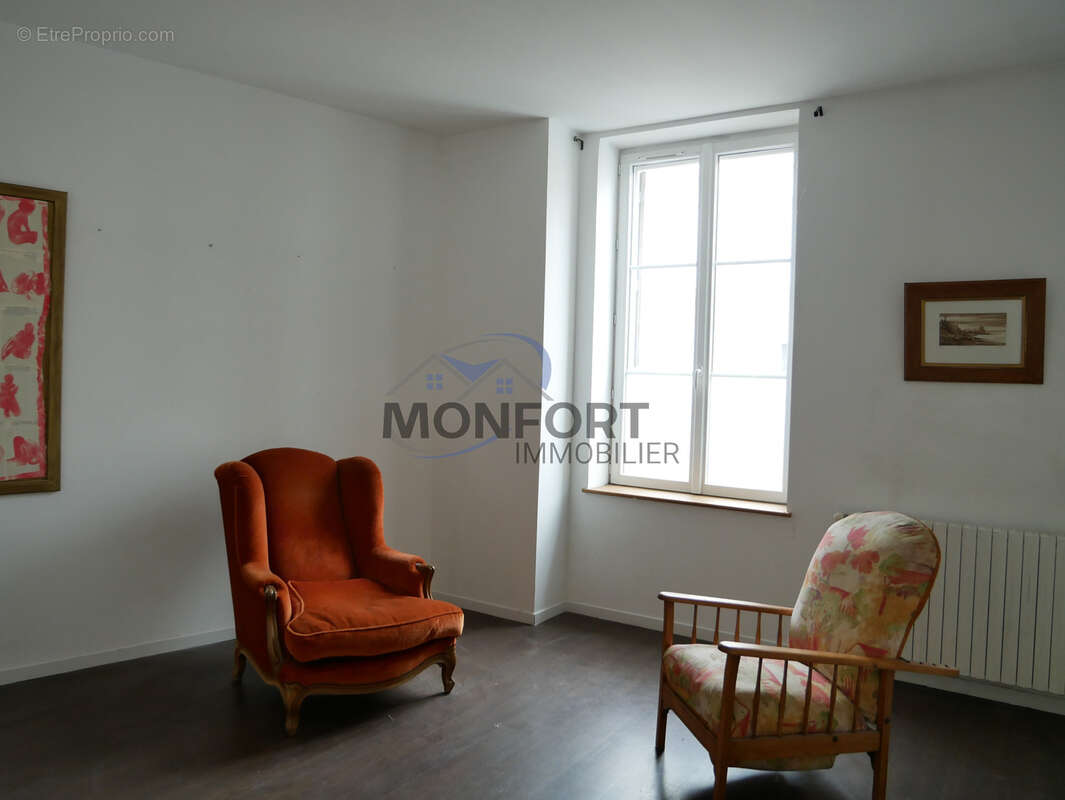 Maison de ville en pierre rénovée   5 chambres (ou 4 + bureau), jardin avec cuisine d’été   157 m2 - photo 6