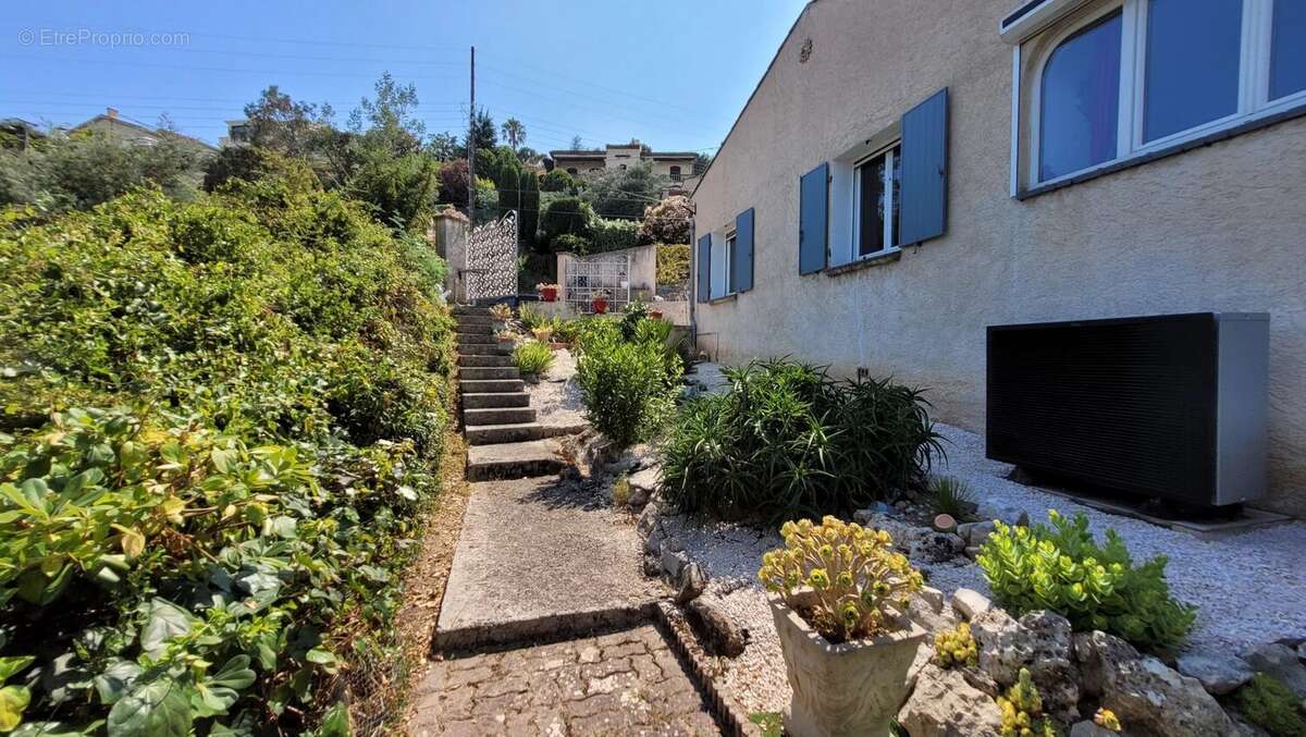 Maison à MANDELIEU-LA-NAPOULE