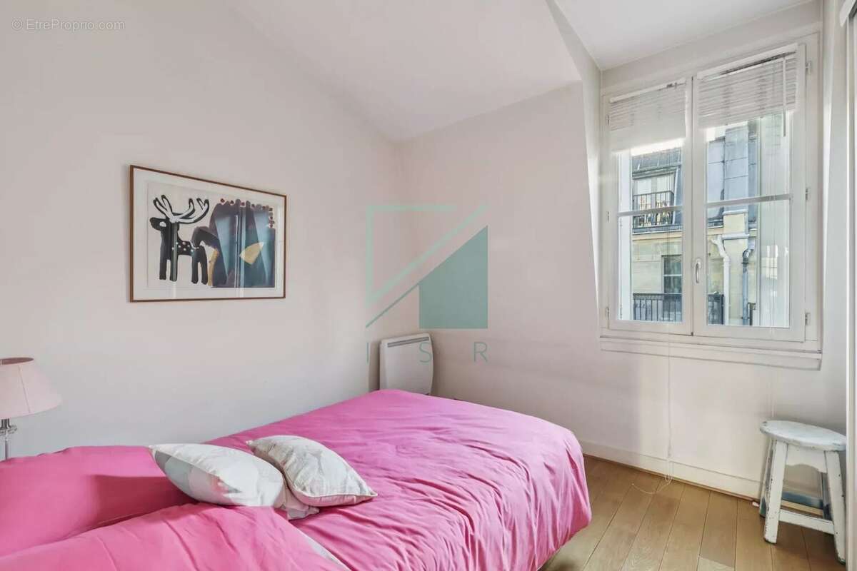 Appartement à PARIS-3E