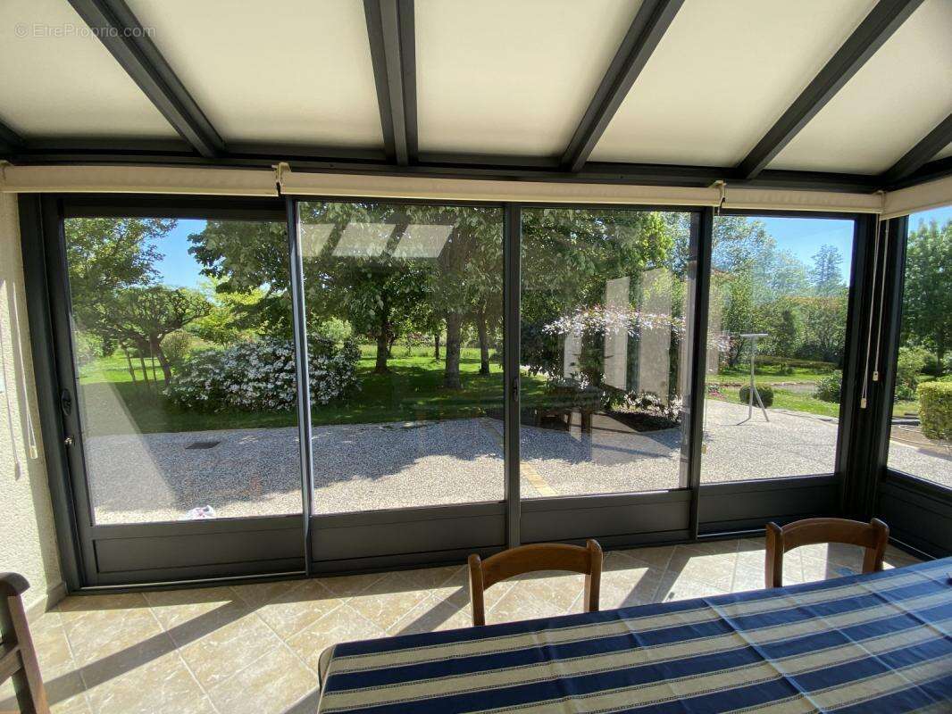 Maison à MOUTIERS-LES-MAUXFAITS