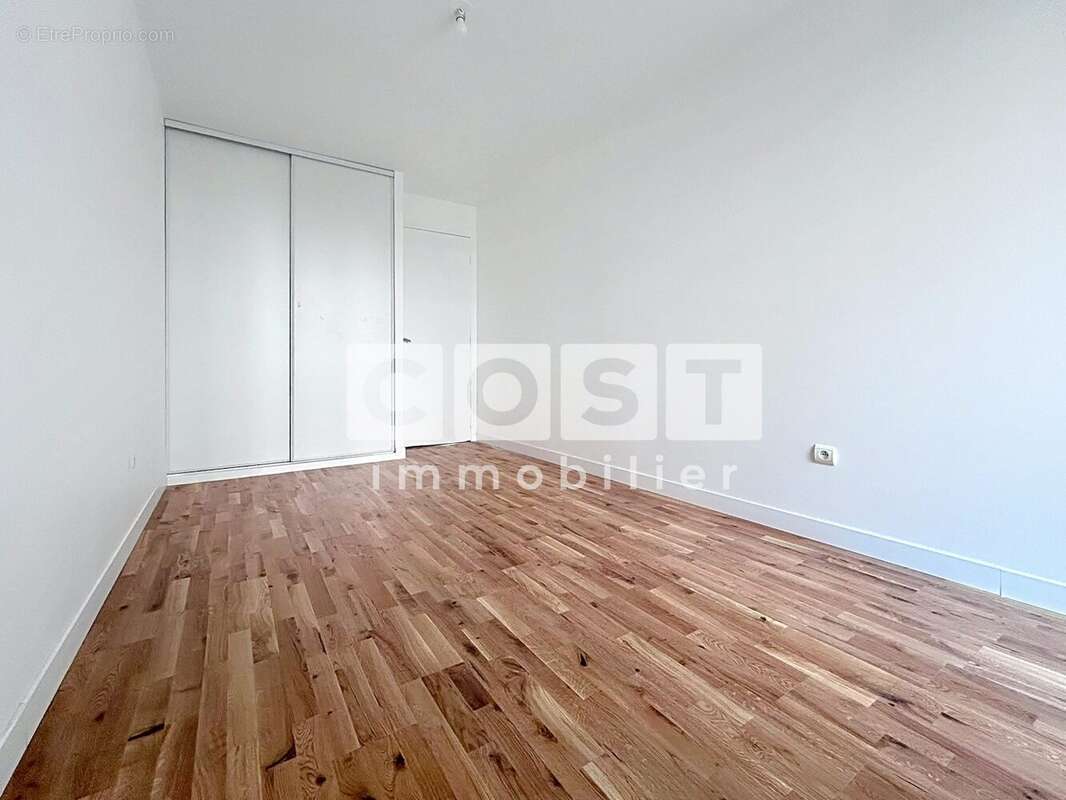 Appartement 63 m² à Colombes  - photo 6