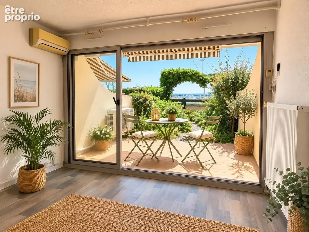 1ère ligne: F3 traversant de 56 m2 avec 27m2 de rez-de-jardin vue mer ! - photo 3