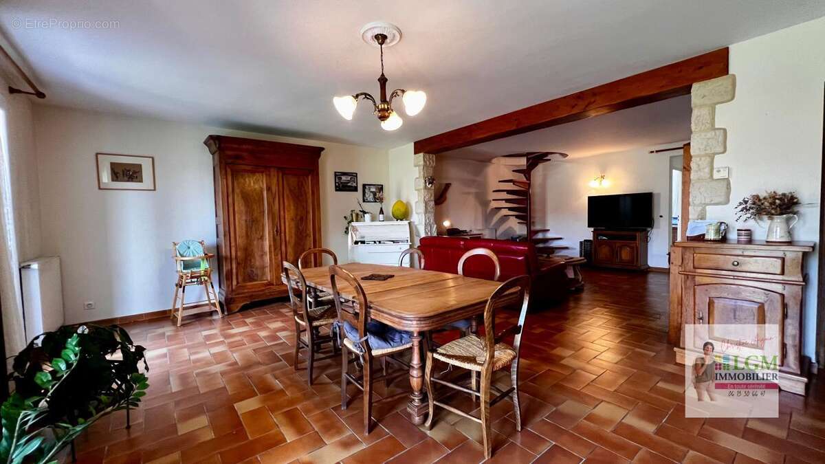 Maison à SAINT-QUENTIN-LA-POTERIE