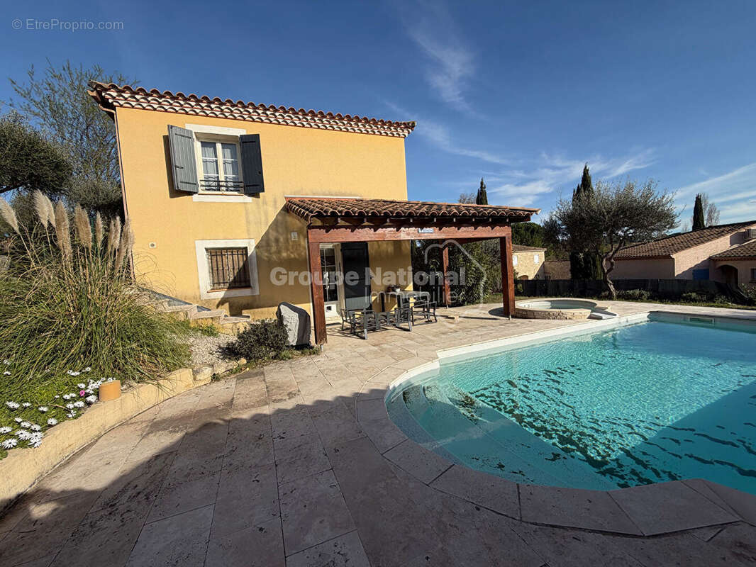 Maison à CAVEIRAC