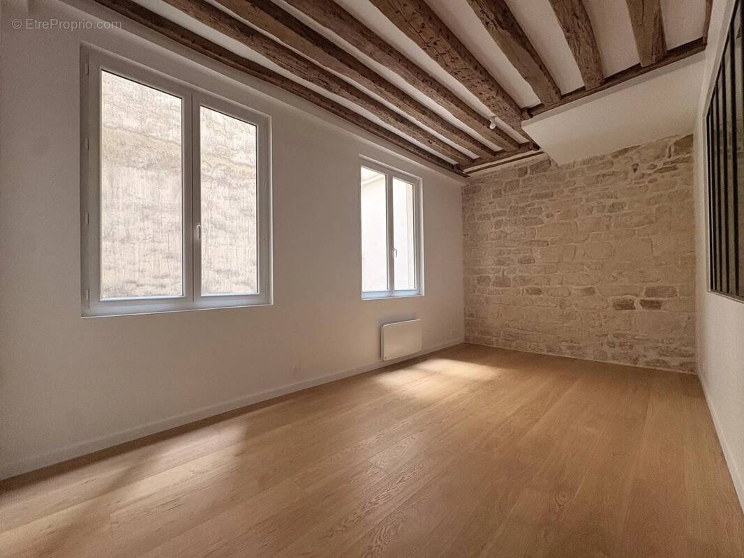 Appartement à PARIS-4E