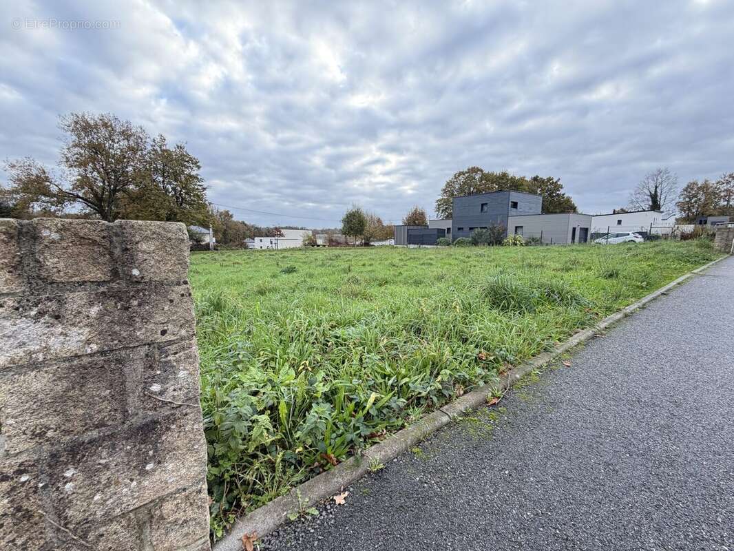 Terrain à PONTIVY