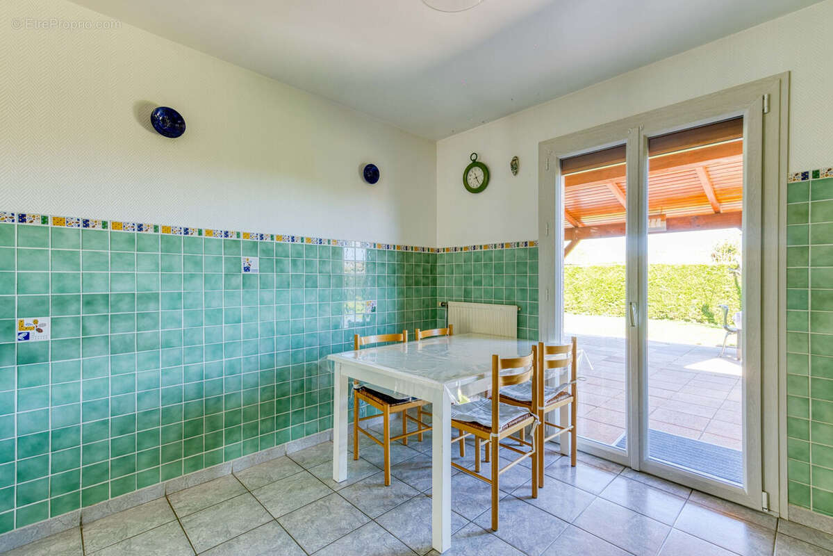 Maison 105 m² à Mezeriat  - photo 9