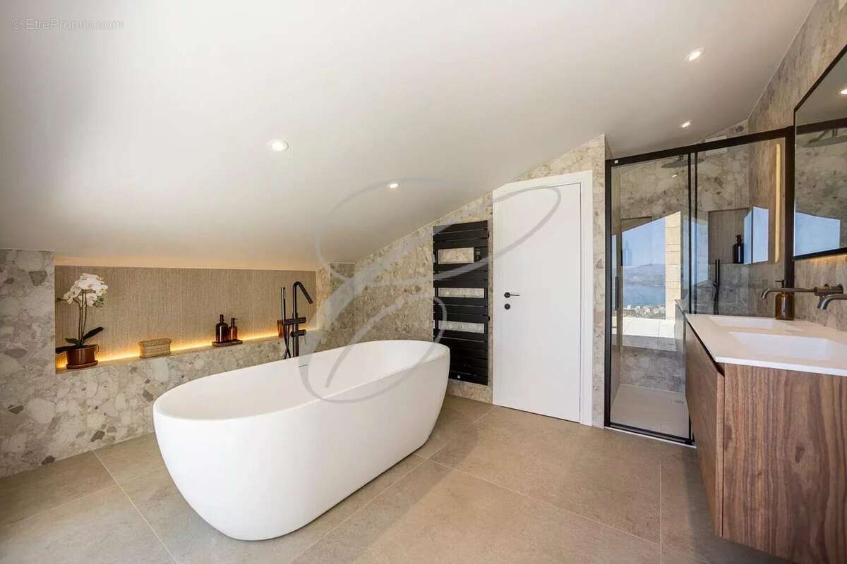 Maison à ROQUEBRUNE-CAP-MARTIN