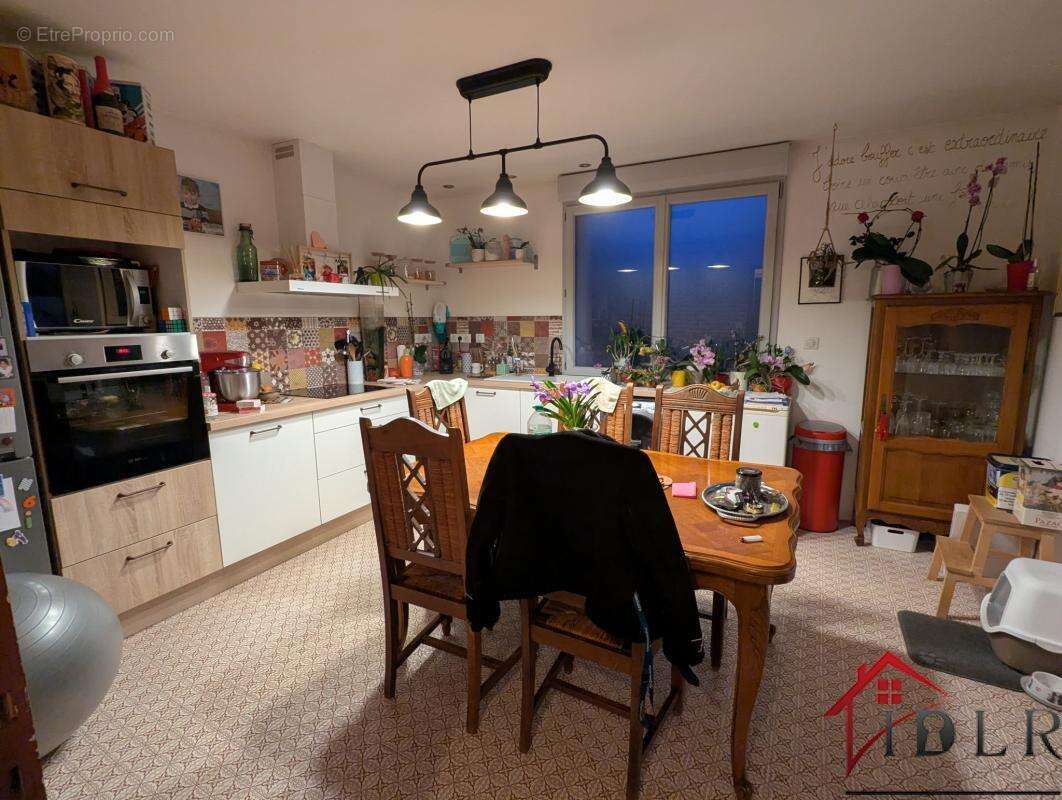 maison avec garage et terrain - photo 5
