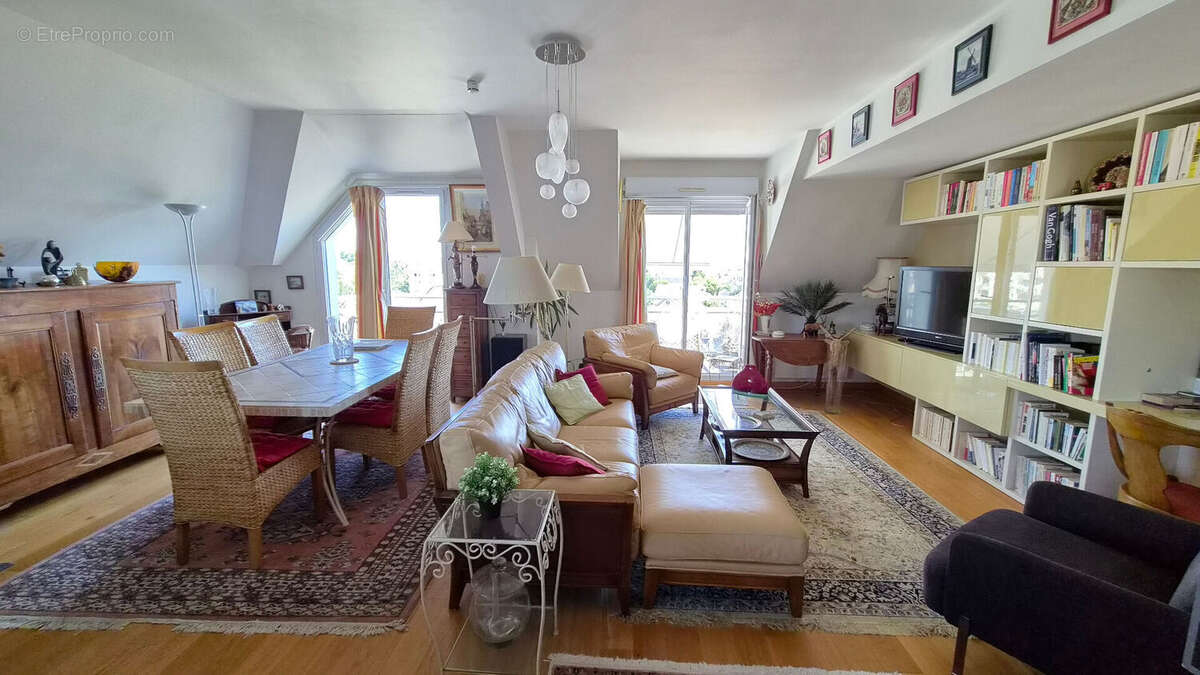 Appartement Duplex - 92 m2 - La RICHE - photo 2