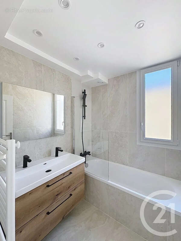 Appartement à SAVIGNY-LE-TEMPLE