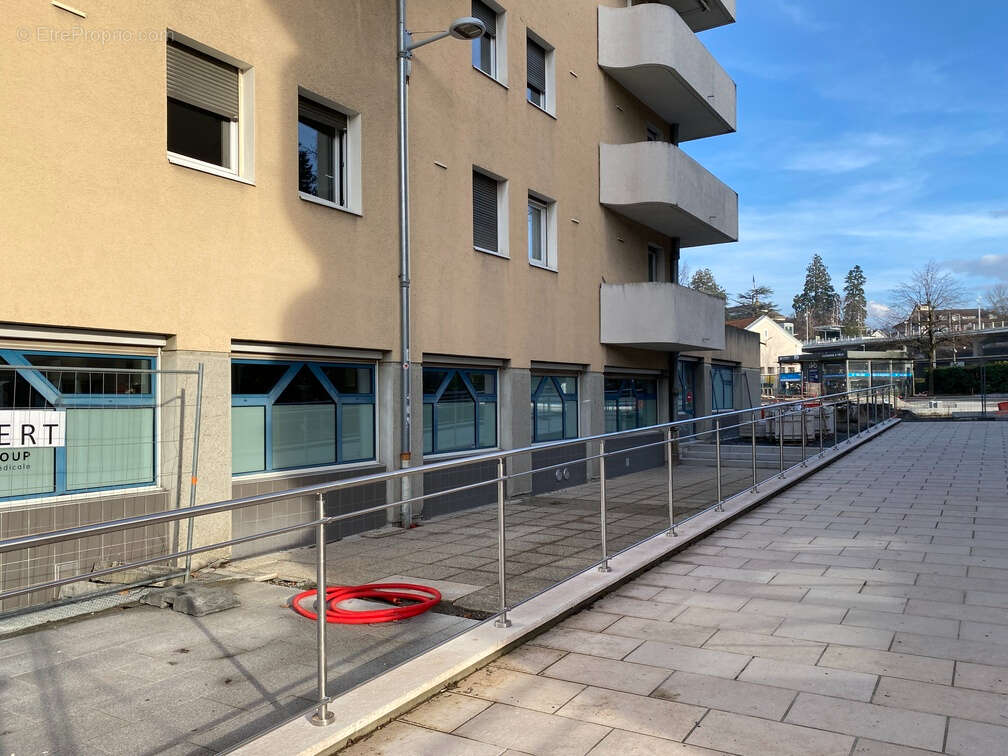 Exclusivite : thonon - local commercial / bureau - 261m² - photo 3